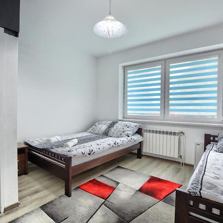Ceglany Apartament Ustrzyki Dolne Eksteriør billede