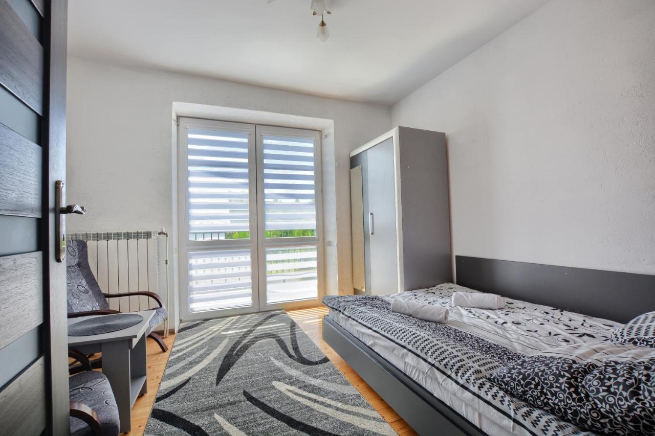 Ceglany Apartament Ustrzyki Dolne Eksteriør billede